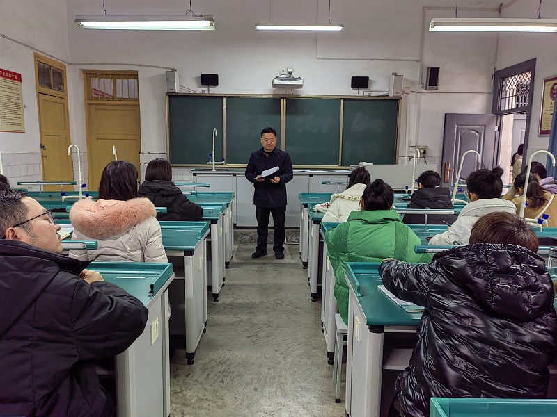 张校长.jpg