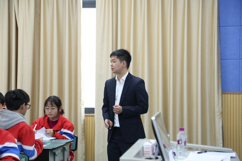 物理李裔.jpg